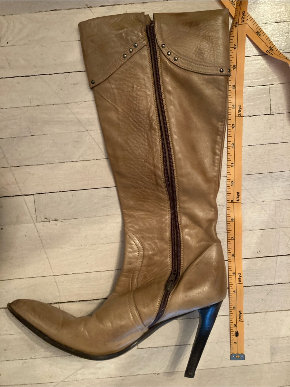 Women’s Tan Pointed-Toe Leather Boots Made in Spain - Picture 6 of 8